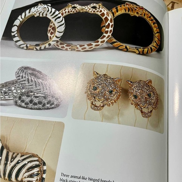 Kenneth Jay Lane Giraffe Bangle & Acorn Pendant Necklace Set – Enamel, Gold Tone - Picture 6 of 8